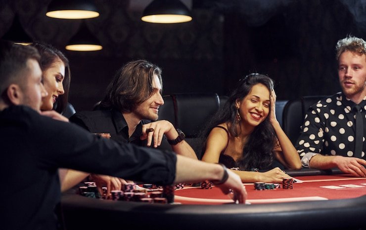 diva mobile app interface showing slot games and live-dealer tables